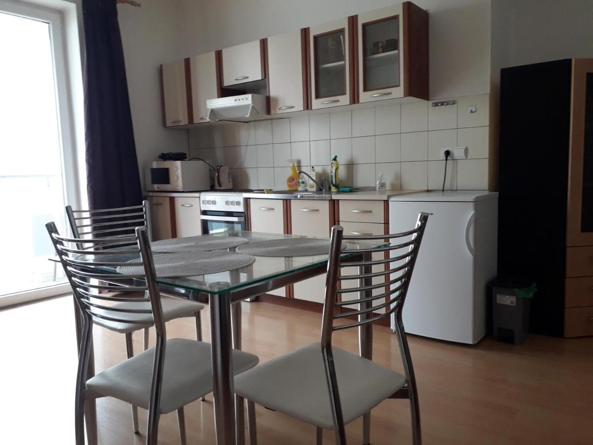 Peskova, Byt O 2 Pokojich S Terasou Olmütz Exterior foto